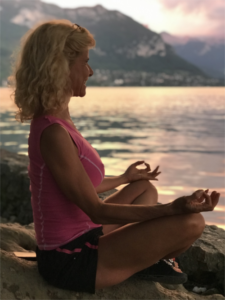 Véronique Girard en méditation